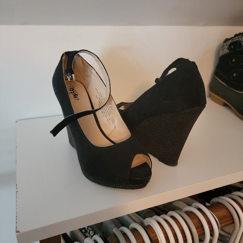 Black/Gold wedge heel